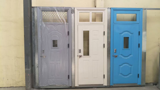 和田市学校教室门