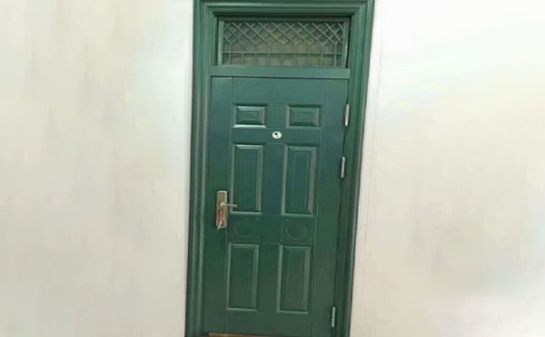 和田市学校教室门