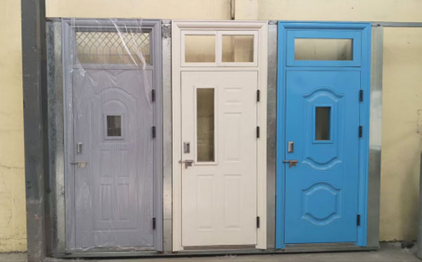 和田市学校教室门