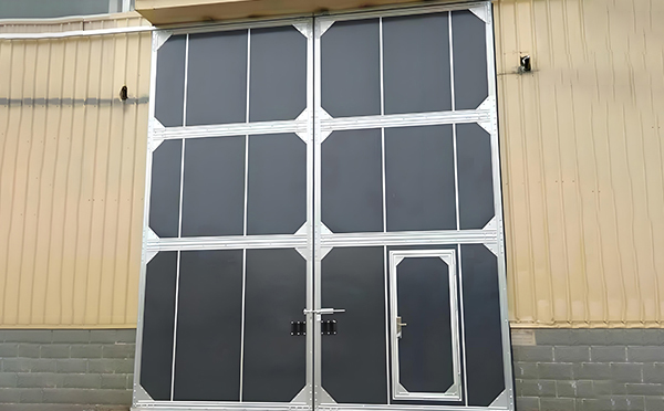 厂房和田市工业门选择与维护全解析：提升效率与安全的关键要素