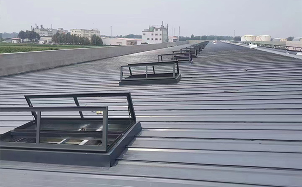 某中学室内体育馆和田市排烟窗改造项目