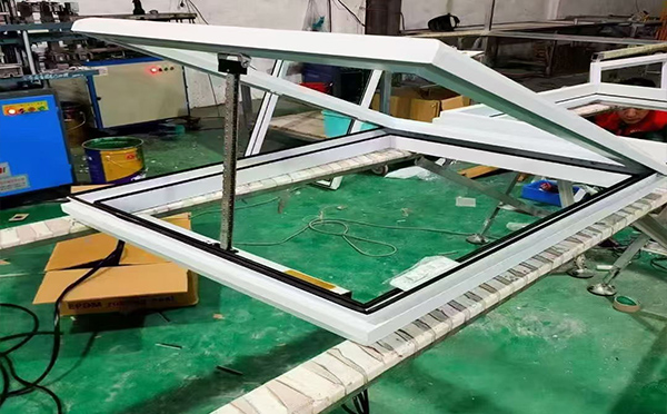 某地下车库出入口和田市排烟窗配置工程