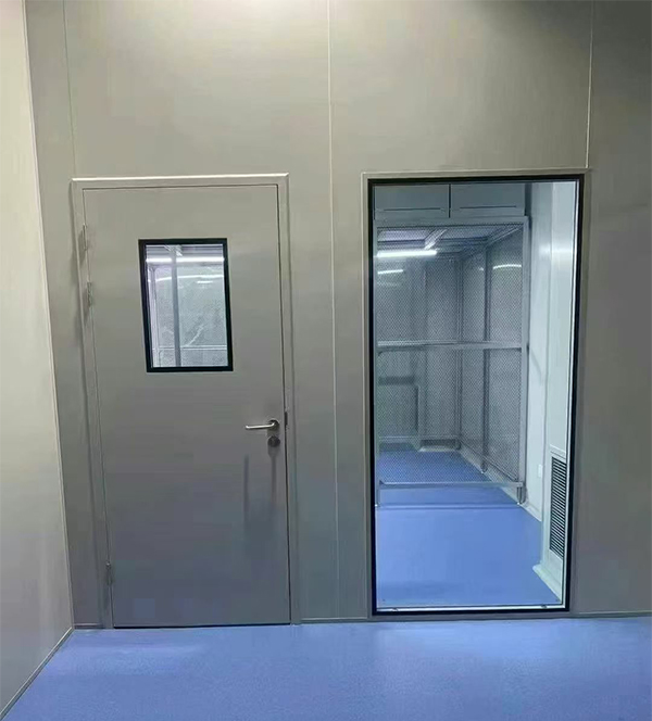 学校教学楼完成和田市防火门标准化安装