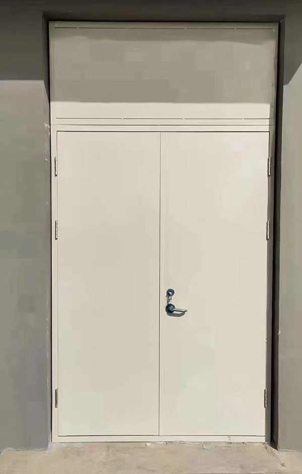 展览馆项目完成大跨度和田市防火门安装